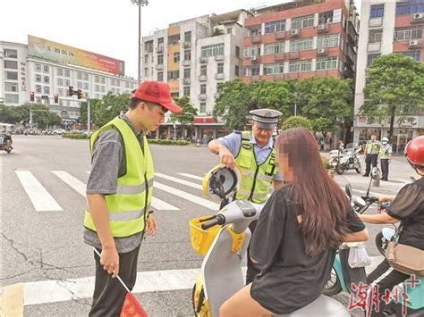 市直机关“党员、干部志愿队”参与路面交通劝导 规范通行秩序 优化交通环境-潮州新闻网-潮州日报官方网站