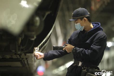 龙港铁路作业区做好节前机车设备检查和维保工作-重庆市万州港口(集团)有限责任公司