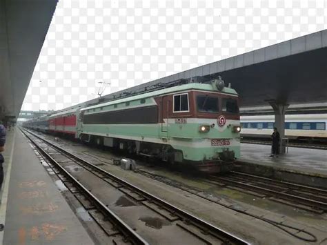 汨罗火车站经停春节后首趟列车K356，旅客进出站有这些要求