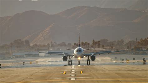 南京禄口机场开启双跑道时代 可起降大型客机_深圳瑞德伟尔航空-10年FAA执照考试培训经验,全程包过！