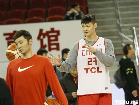 中国男篮训练备战热身赛_体球网