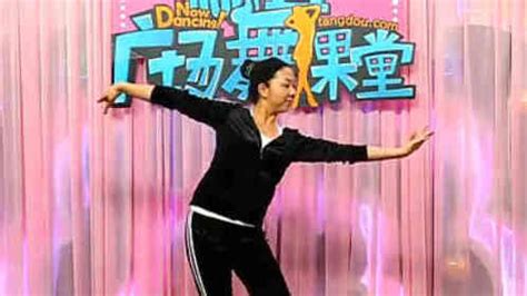 糖豆广场舞课堂《阳光路上花正开》青春动感活力健身操_腾讯视频