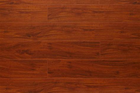 德尔实木复合地板材质的特征和质量以及其价格