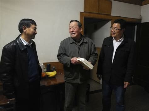 湘潭离退休干部党员喜欢上“学习强国”
