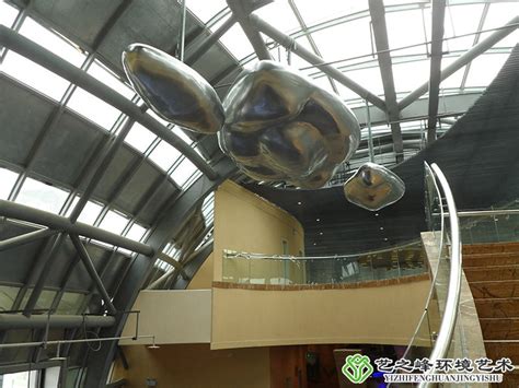 广场动物玻璃钢雕塑_玻璃钢雕塑_连云港艺之峰环境艺术工程有限公司