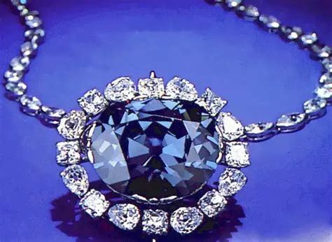 世界公认十大最珍贵的宝石，额尔齐斯石全球仅一颗_巴拉排行榜