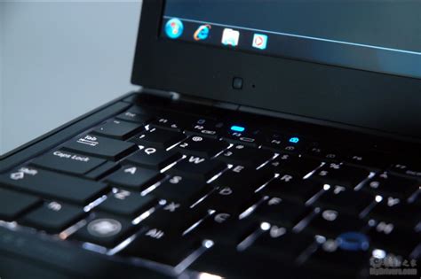 戴尔笔记本的键盘背景灯怎么开的 数码