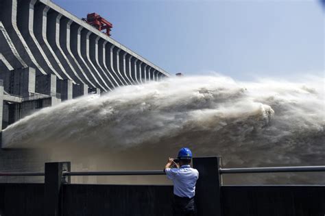 长江中下游遭入汛以来最强降雨！14条河流迎超警洪水(含视频)_手机新浪网