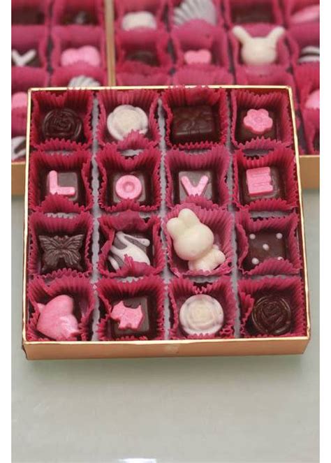 【图文】巧克力礼盒的做法_巧克力礼盒的家常做法_巧克力礼盒怎么做好吃_做法步骤,视频_自己做的巧克力礼盒-附松露巧克力制作-美食天下