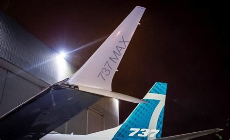 俄航一架波音737-800飞机机翼突发故障 降落索契机场