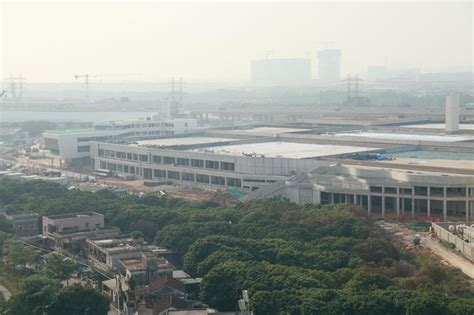 广东深圳：沙井万丰98工业城，好多大工厂，人没有以前多了|万丰|沙井|工厂_新浪新闻