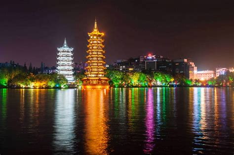 桂林的夜景难以让人忘怀，城市之中体验独特的诗情画意|两江四湖|桂林|诗情画意_新浪新闻