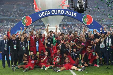 卫冕冠军来了！葡萄牙亮相欧洲杯，C罗迎史诗一战，冲击4大纪录_凤凰网