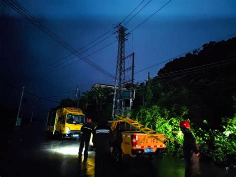 洪灾致12万户停电 国网达州公司全力抢修 预计今日全部恢复供电|达州市|国网_新浪新闻