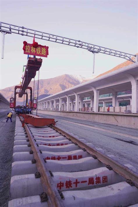 川藏铁路拉林段，正线全线铺轨完成！ - 国内动态 - 华声新闻 - 华声在线