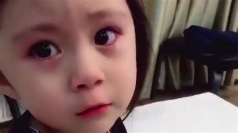 小女孩跟妈妈哭诉，看的心都被萌化了，真是个可爱的小姑娘！_腾讯视频