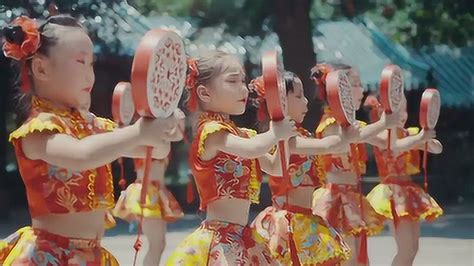 少儿初级班中国舞《太平女儿鼓》