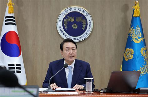 韩媒：尹锡悦支持率跌破30%，突然取消度假行程