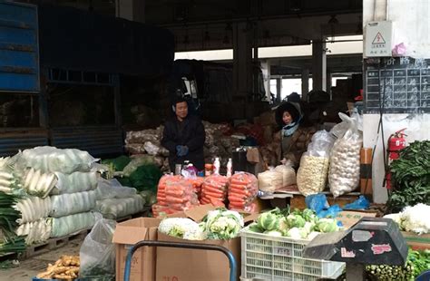 盘锦大型蔬菜批发市场,盘锦最大农贸市场,盘锦果蔬批发市场_大山谷图库