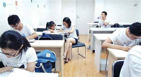 外国语学院举办宿舍内务整理活动-菏泽学院外国语学院
