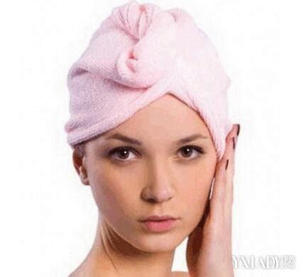 【图】毛巾怎么包头发 简单几招让你迅速搞定_怎么包头发_伊秀美容网|yxlady.com