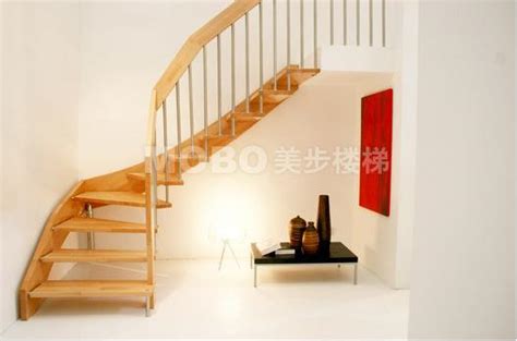 15款不同风格美步楼梯图片-中国木业网