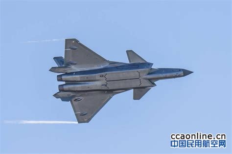 歼-20在第十二届中国航展进行飞行表演 - 民用航空网