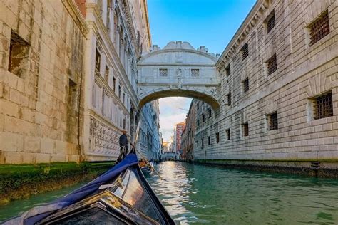 威尼斯的资料介绍（意大利｜威尼斯古城的历史进程以及简介？） | 说明书网