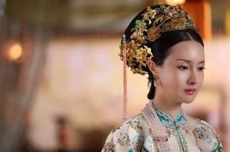 她是清朝生育子女最多的皇后，十年六胎，其第一胎就生了个皇帝！