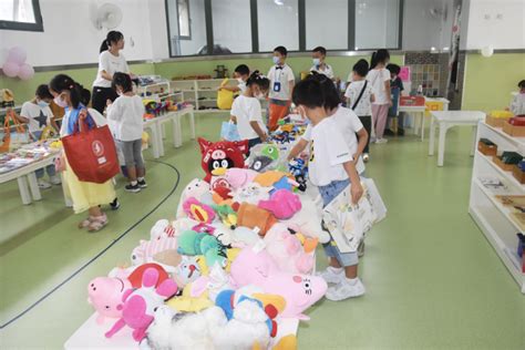 深大幼儿园小朋友特殊的儿童节：义卖所得的1.5万元全捐出_深圳新闻网