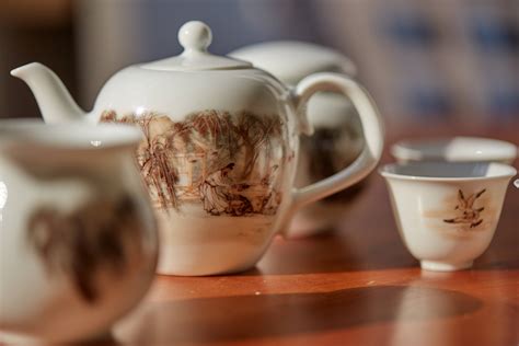 东湖之光9头陶瓷茶具套装测评_CC实力派轻便型茶具套装_什么值得买