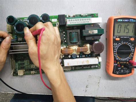 新手如何维修数控系统工业电路板 凭良学校实操教学 六十天从入门到掌握数控电路板维修技术 - 知乎