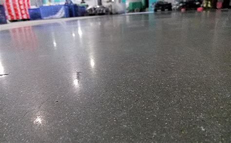 金刚砂耐磨地坪揭晓施工价格及控制要点-南宁市三维尔建材科技有限公司