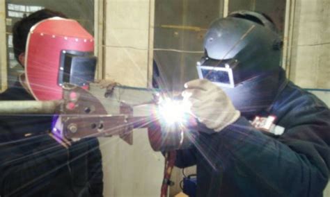 公司举办氩弧焊工、钳工技能比武活动-安徽铜峰电子股份有限公司
