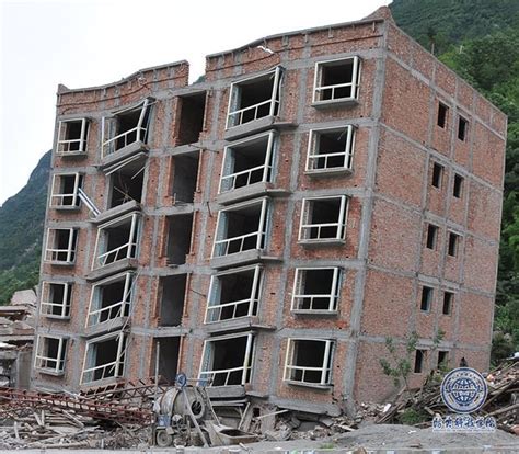网友拍下楼房倒塌瞬间！地震多发的土耳其，建筑质量堪忧-1ZZZ最快资讯