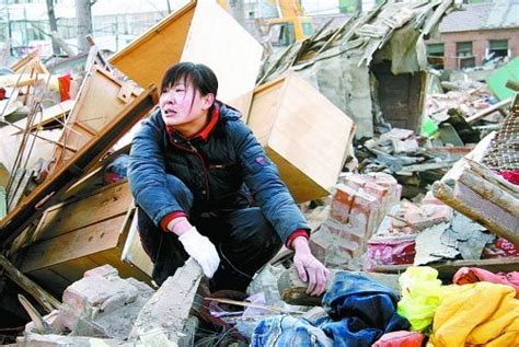 郑州23户居民房屋遭强制拆迁 无处安身[组图]_资讯_凤凰网