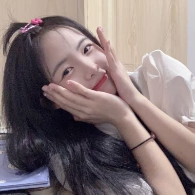 极致温柔的图片头像女生