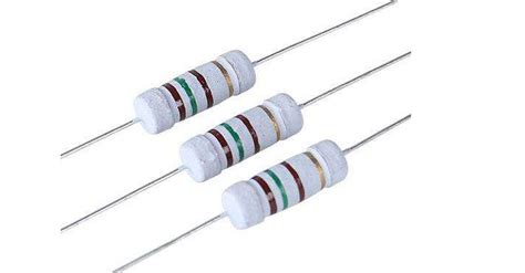 用多用电表欧姆挡测量二极管的正、反向电阻。正向电阻较小