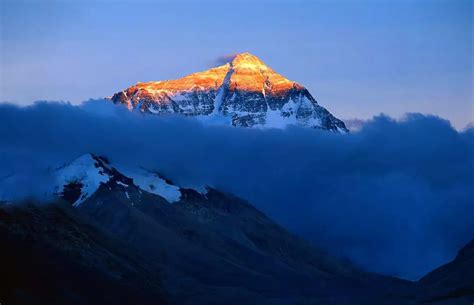 米高空航拍的世界第一高峰珠穆朗玛峰几张图每一张图都像仙境|珠穆朗玛峰|仙境|山峰_新浪新闻