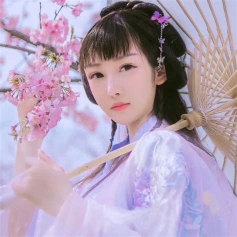 女生撑伞古风头像图片