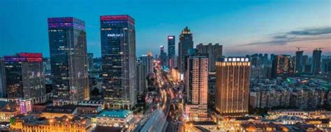 武汉51座摩天大楼全国排第六 最高楼636米_湖北频道_凤凰网