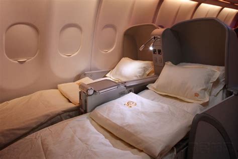 东航技术完成首架波音737客机斜平躺型公务舱座椅改装 – 中国民用航空网