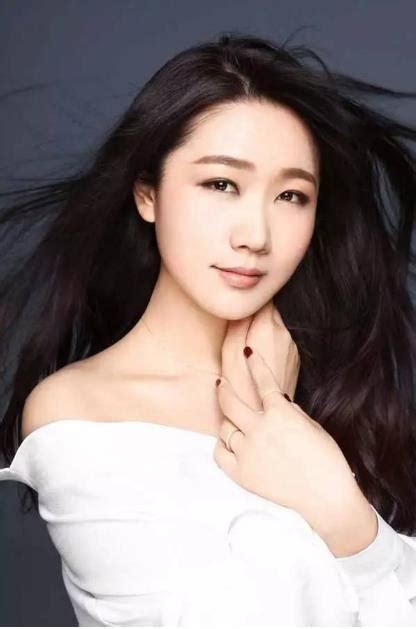 孙露图片