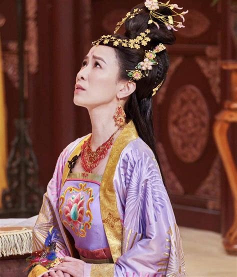 TVB开拍新剧《新闻女王》，佘诗曼回巢当第一女主与马国明重聚_高海宁_合作_演技