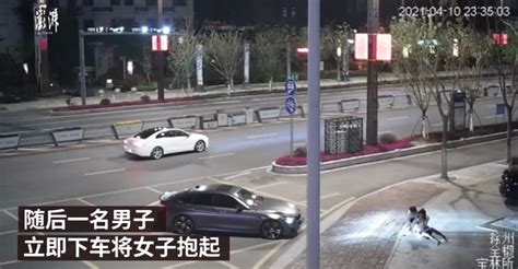 安徽全椒：倒车时突然掉下一名女子 监控显示男女在车内争执推搡凤凰网安徽_凤凰网