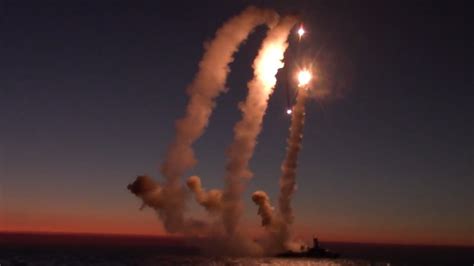俄军发射4枚巡航导弹，北约送乌武器刚到货就被摧毁__财经头条