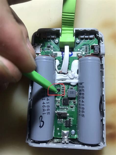 充电宝怎么拆 拆充电宝的步骤_知秀网
