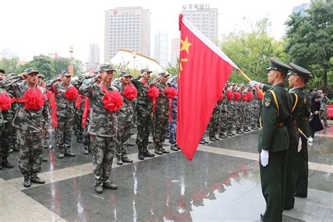 新疆乌鲁木齐欢送新兵入伍[组图] _ 图片中国_中国网