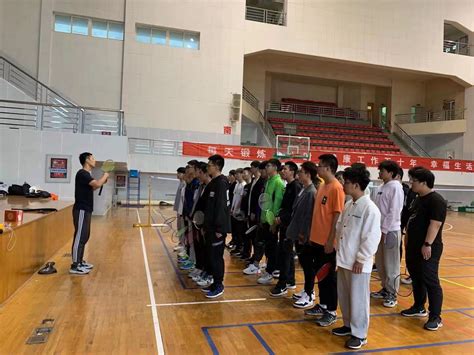 不同年级，运动也不同！来看北京这小学如何量身定制体育课_京报网