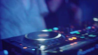 FCPX插件-3组动感夜总会DJ打碟LOGO片头 DJ Night Club Logos - POND9素材池塘